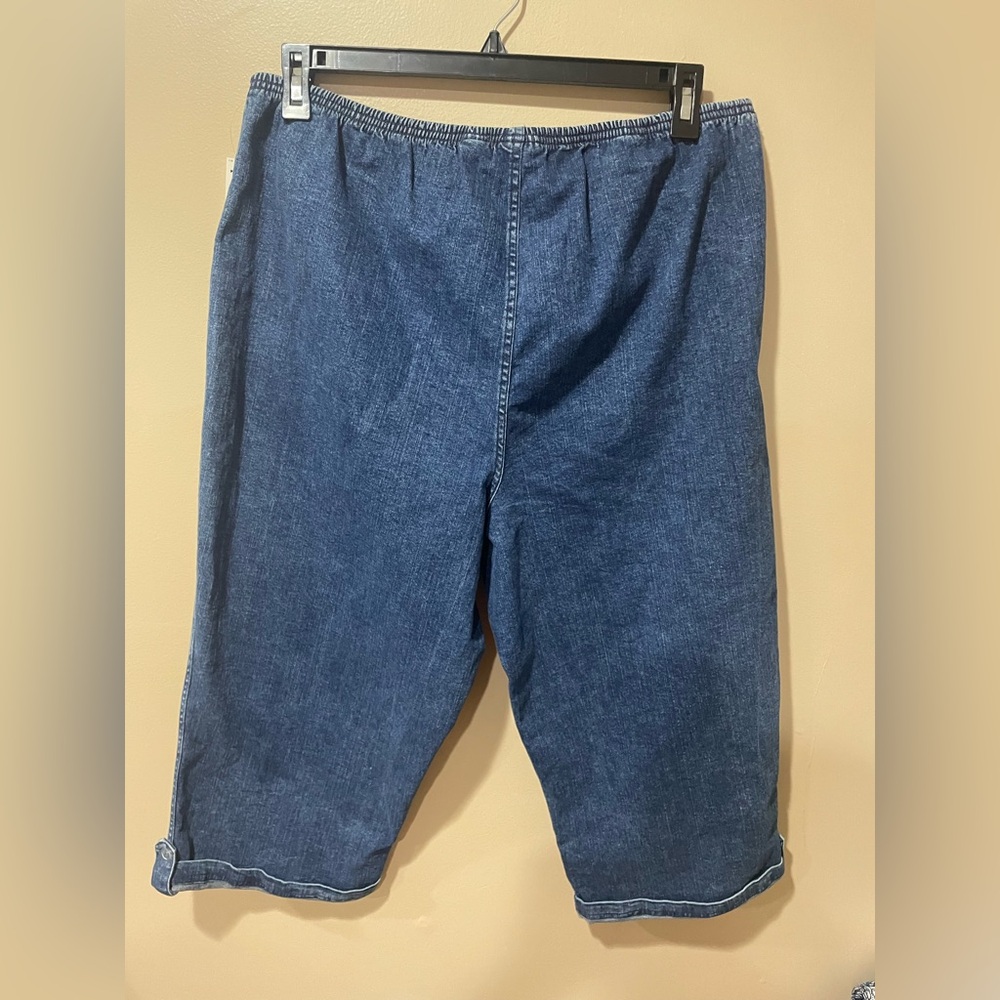 Croft & Barrow Blue Cropped Pants - Picture 2 of 8